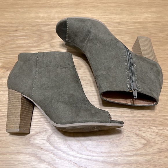 Qupid Green Open Toe Faux Suede Ankle Boots - Picture 2 of 11